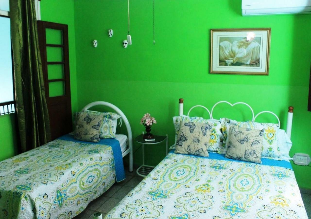 Hostal Yolanda Habana Vieja Гавана Экстерьер фото